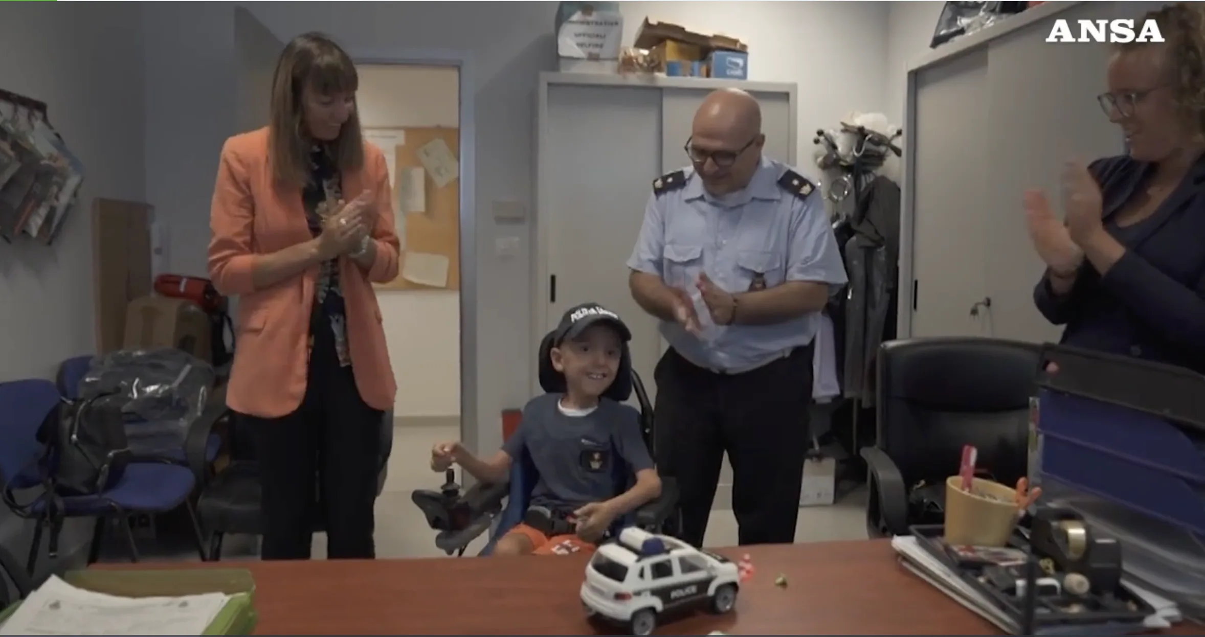 Francesco, a 7 anni diventa comandante dei vigili per un giorno